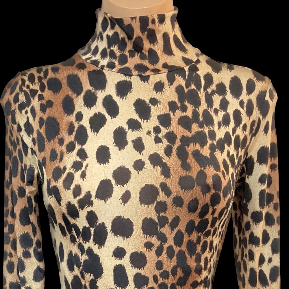 Turtleneck bodycon leopard mini dress